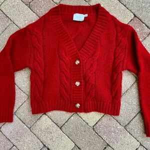 BE HER VALENTINE!
Cute deep red Lush crop cardigan.sz S